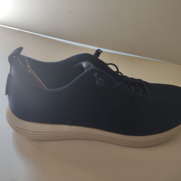 Cheviot Merino Wool Sneaker, Navy, Size EU41/US10 - 11, NWT - Picture 3 of 8